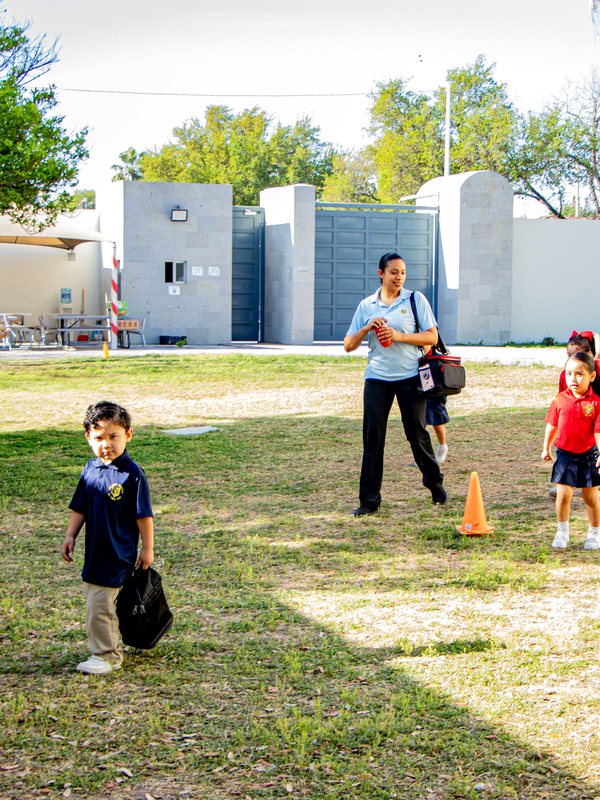 Estudiantes de Pre-Kinder en Newman Institute